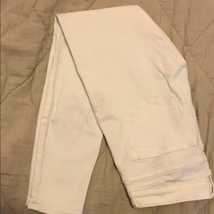 Express white skinny jeans. Legging mid rise